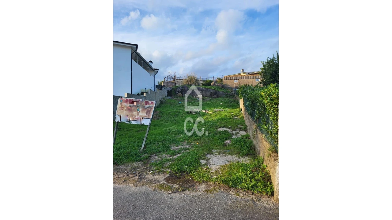 Terreno para Venda em Gondar Foto 1