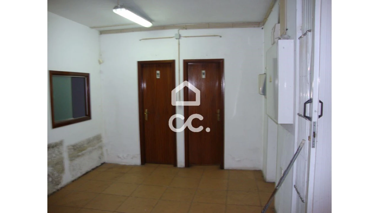 Armazém para Venda em Oliveira (Santa Maria) Foto 7