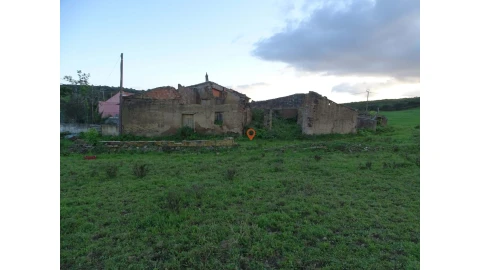 Terreno para Venda em Lagos (São Sebastião e Santa Maria)