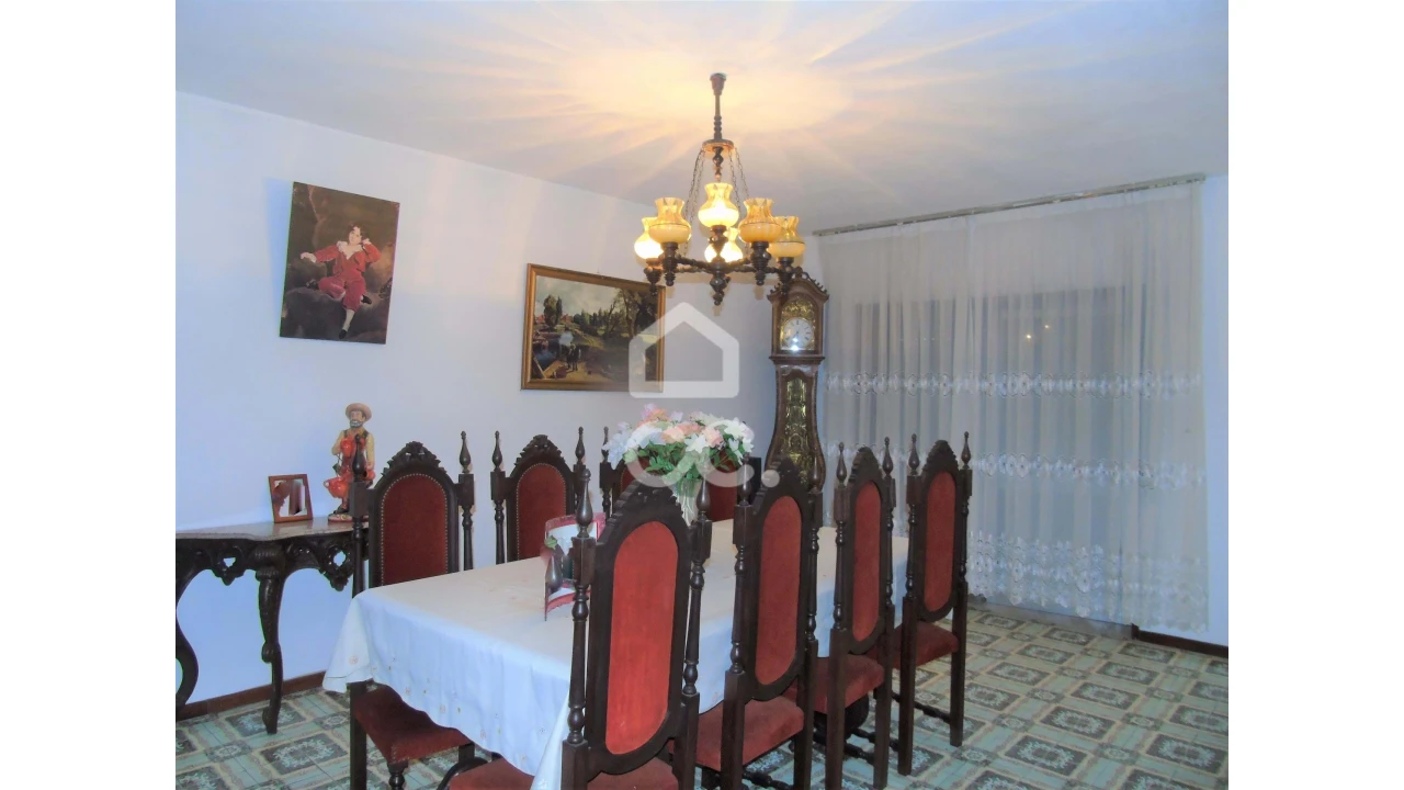 Moradia T3 para Venda em Serzedelo Foto 17