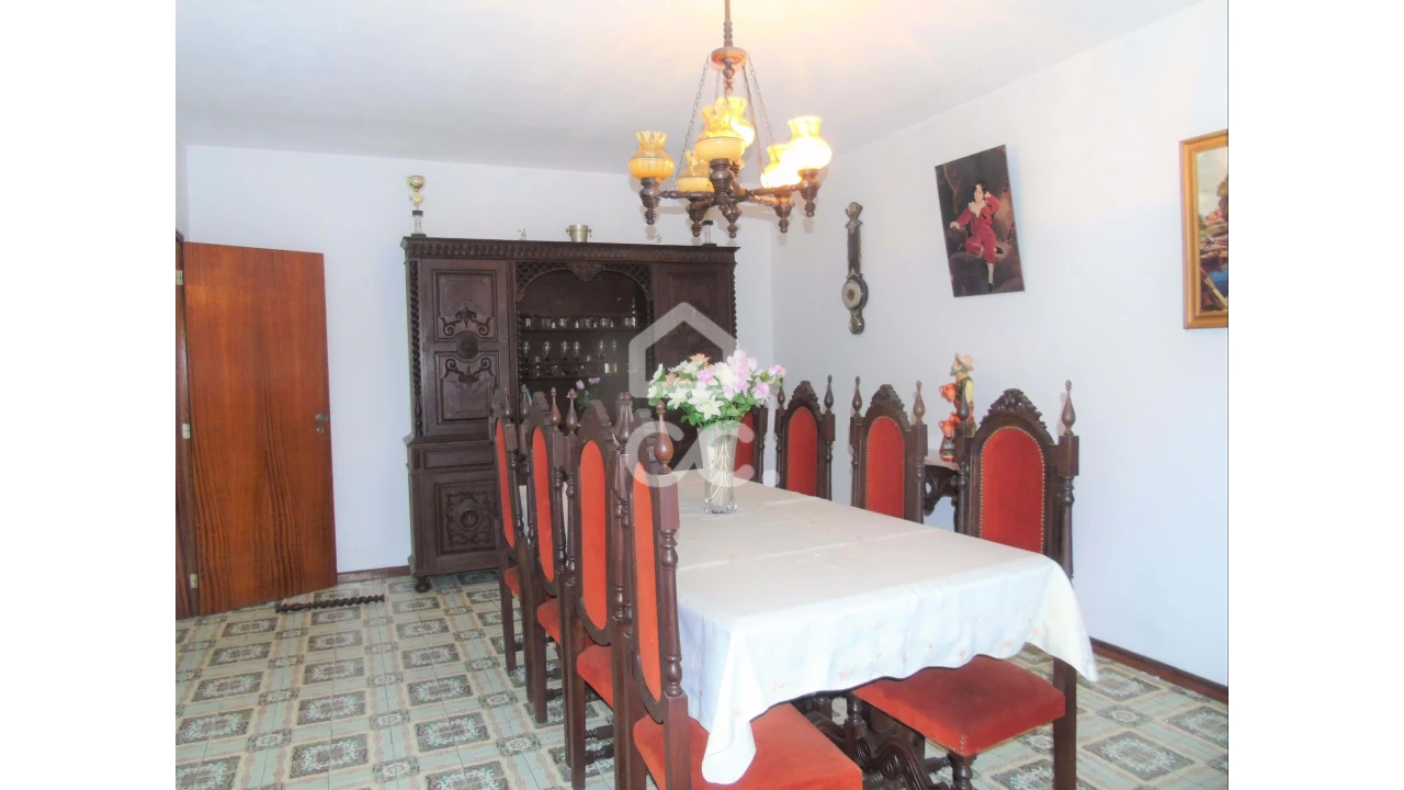 Moradia T3 para Venda em Serzedelo Foto 18