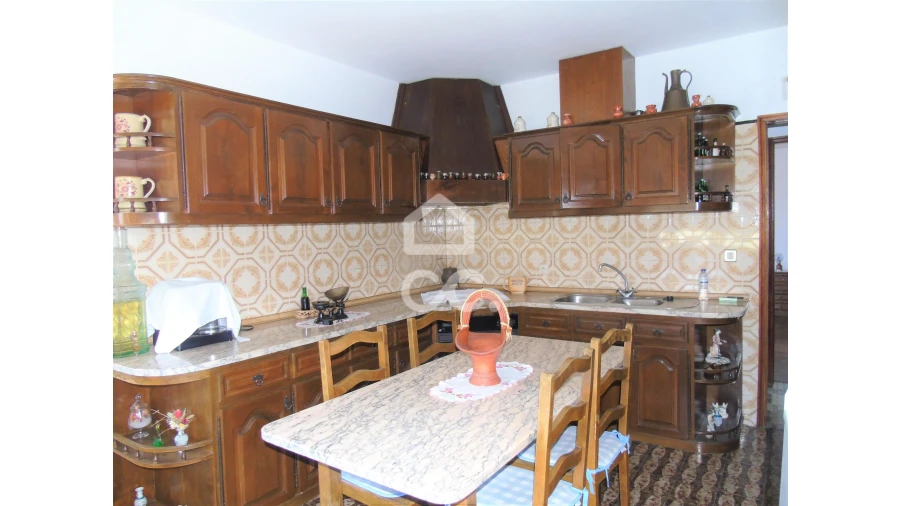 Moradia T3 para Venda em Serzedelo Foto 13