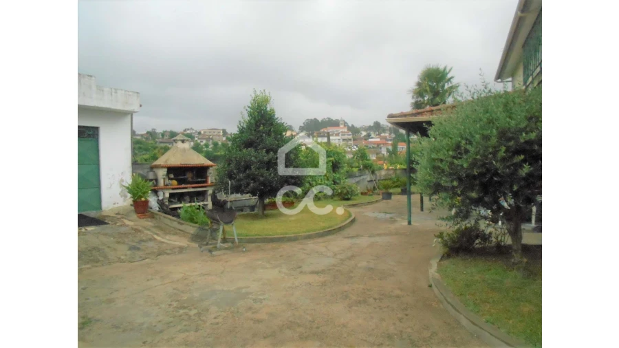 Moradia T3 para Venda em Serzedelo Foto 2