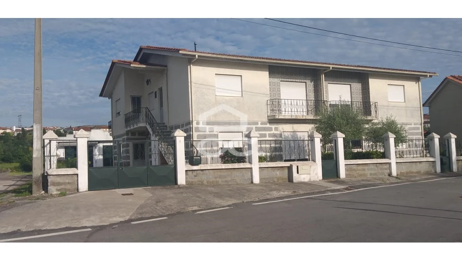 Moradia T3 para Venda em Serzedelo Foto 4