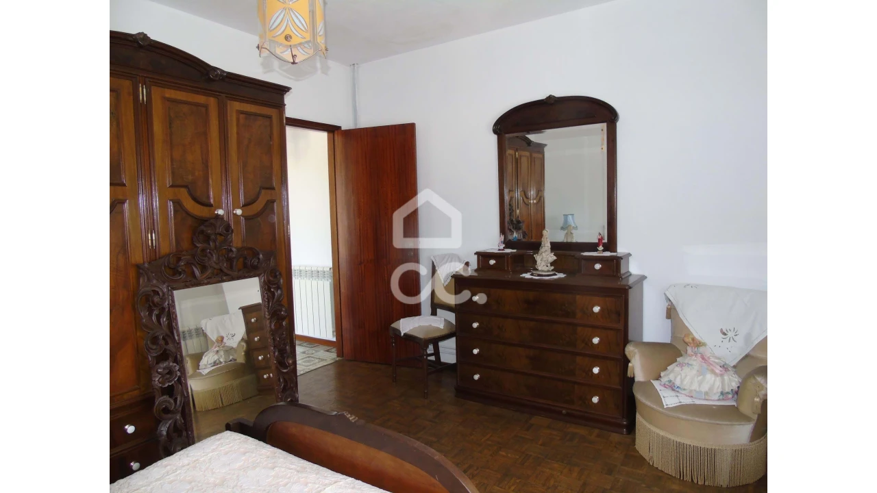 Moradia T3 para Venda em Serzedelo Foto 16