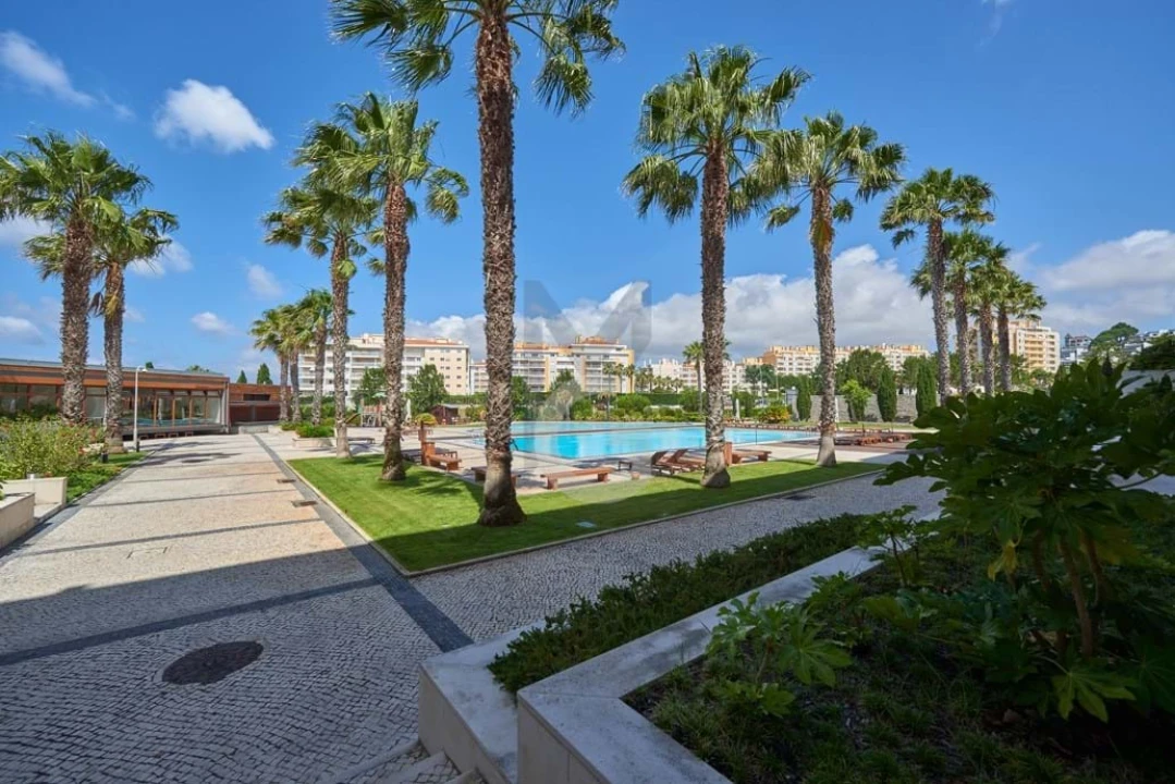 Apartamento T4 para Venda em Carcavelos e Parede Foto 3