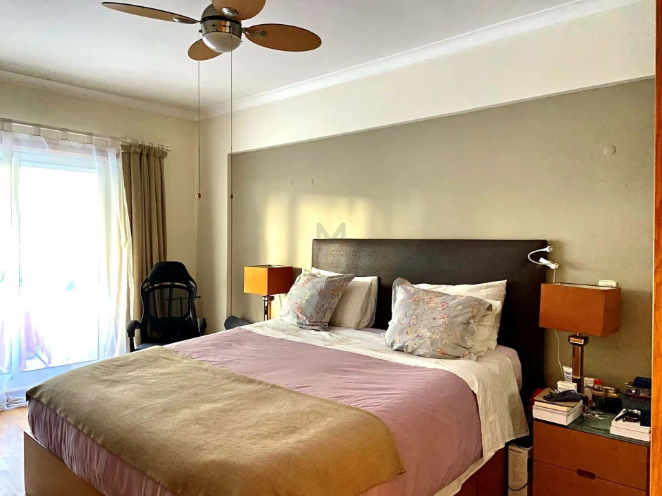 Apartamento T4 para Venda em Carcavelos e Parede Foto 16