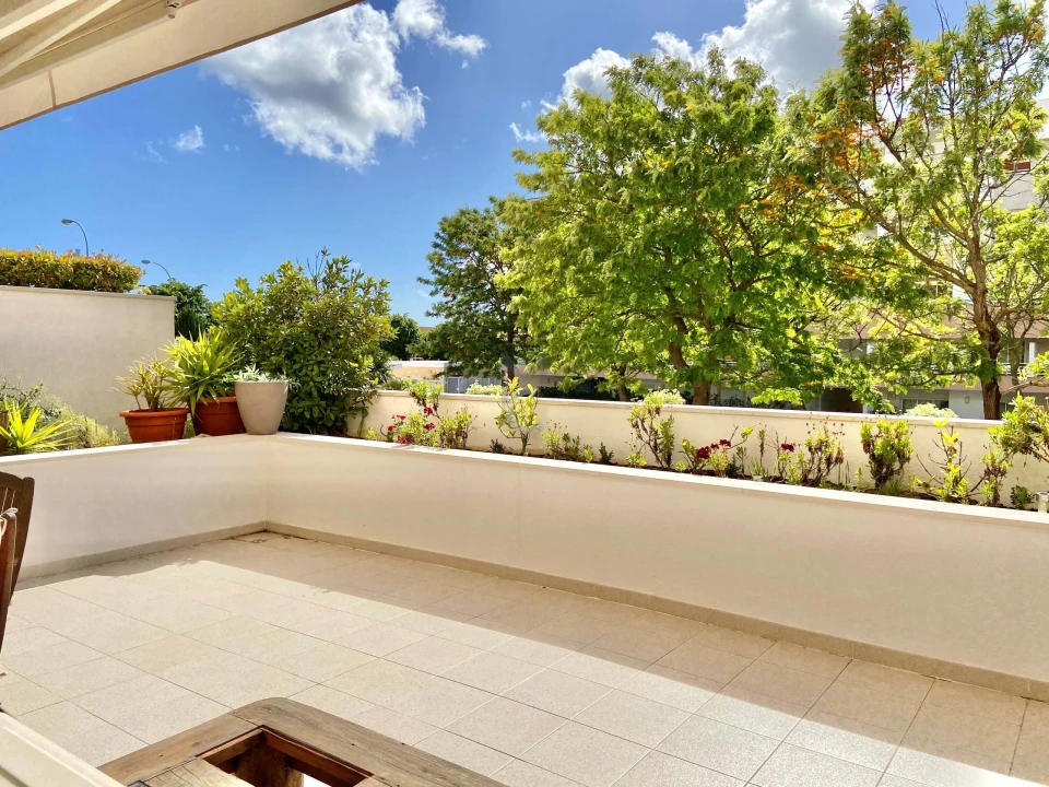 Apartamento T4 para Venda em Carcavelos e Parede Foto 9