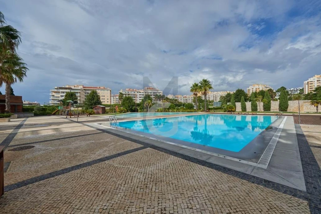 Apartamento T4 para Venda em Carcavelos e Parede Foto 27