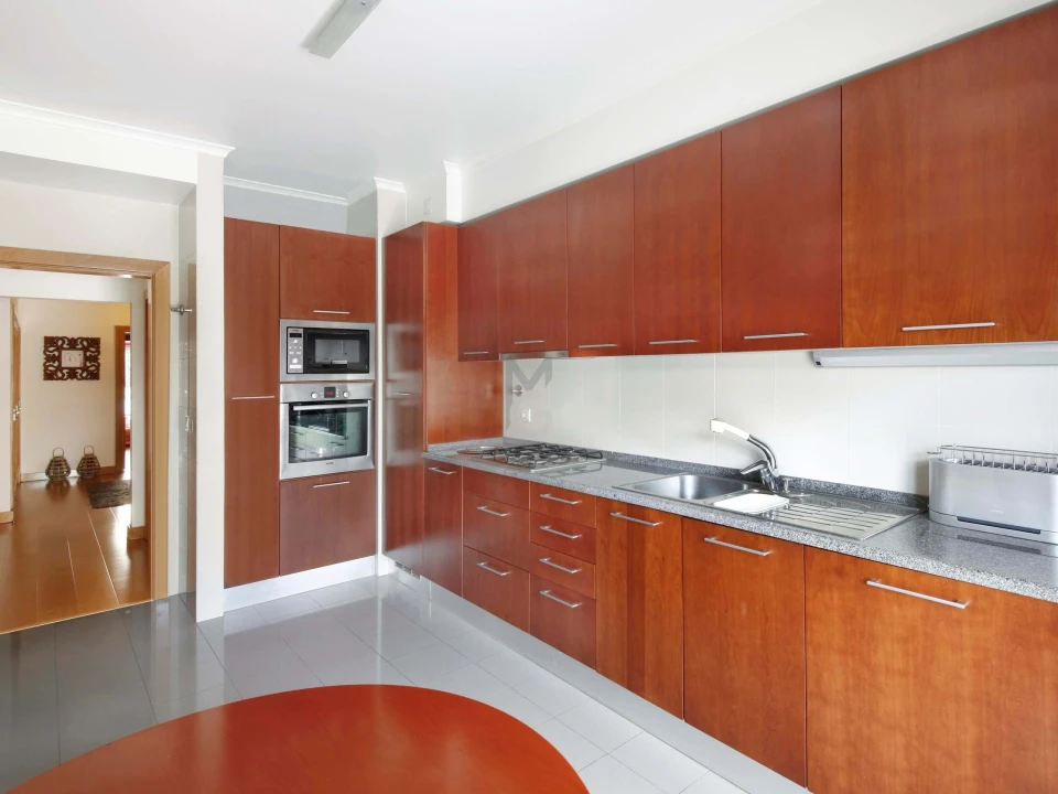 Apartamento T4 para Venda em Carcavelos e Parede Foto 12