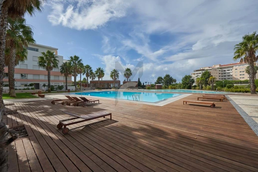 Apartamento T4 para Venda em Carcavelos e Parede Foto 26