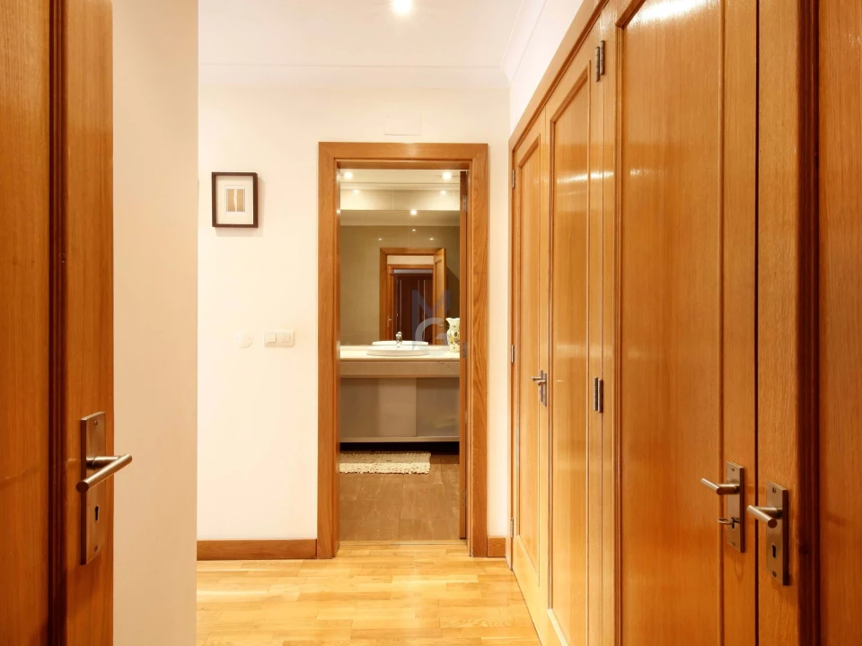 Apartamento T4 para Venda em Carcavelos e Parede Foto 14