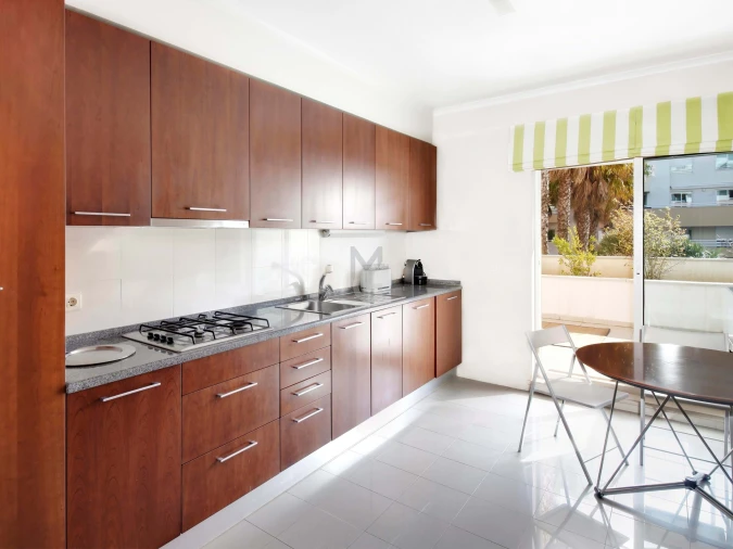 Apartamento T4 para Venda em Carcavelos e Parede Foto 11