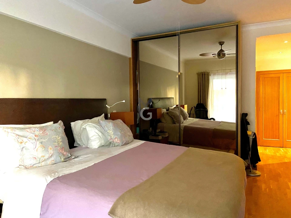 Apartamento T4 para Venda em Carcavelos e Parede Foto 17