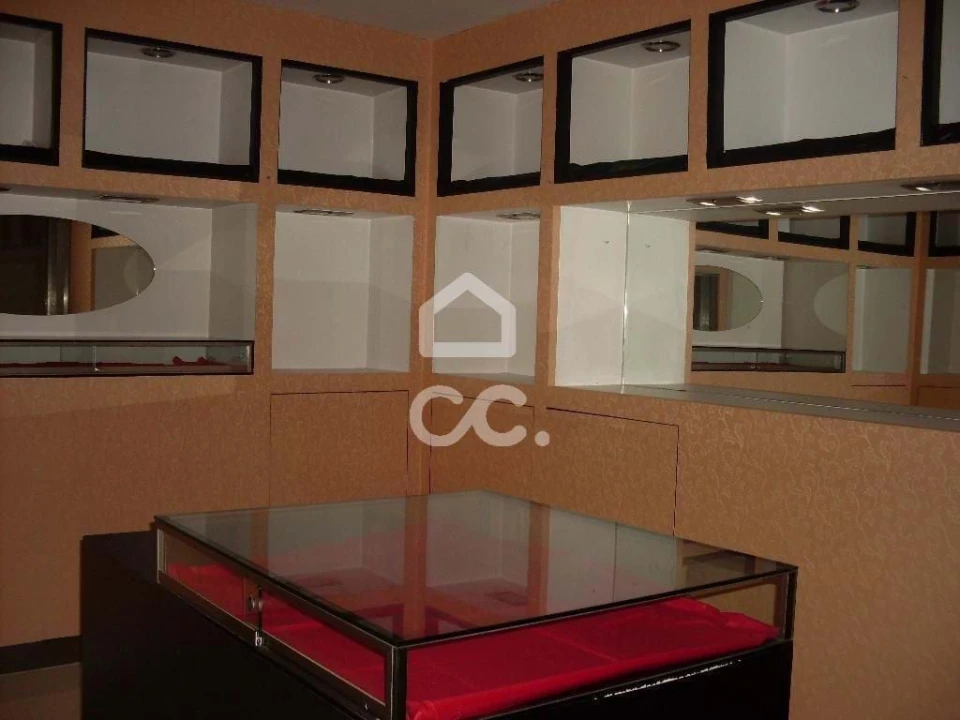 Negócio para Venda em Oliveira, São Paio e São Sebastião Foto 2