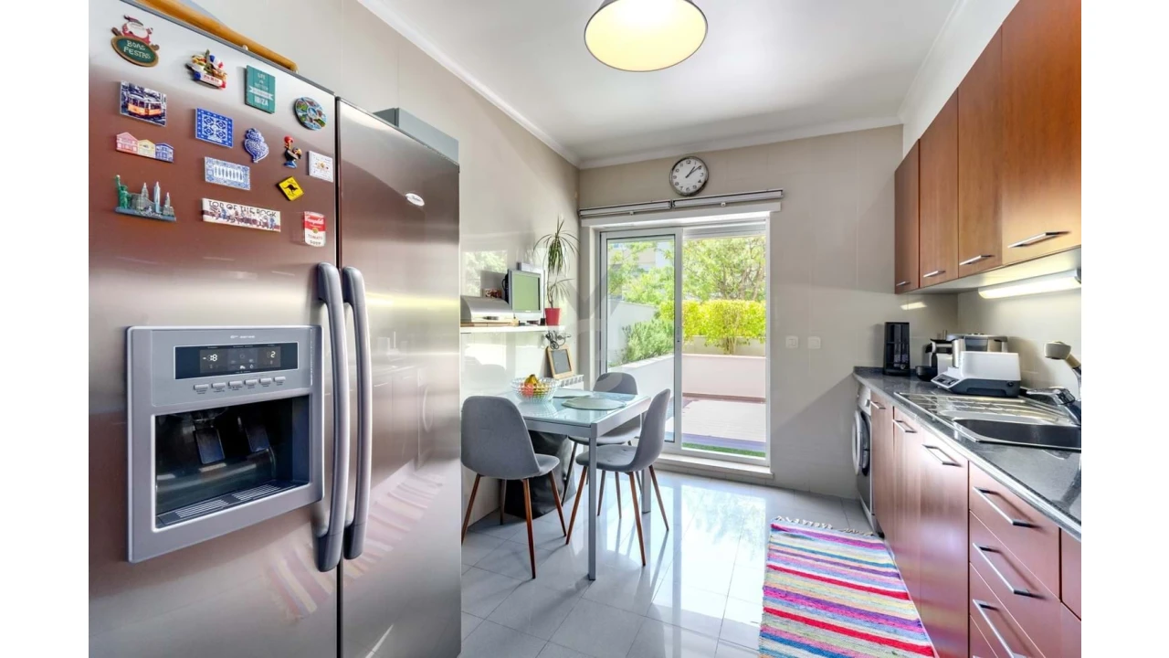 Apartamento T2 para Venda em Carcavelos e Parede Foto 17