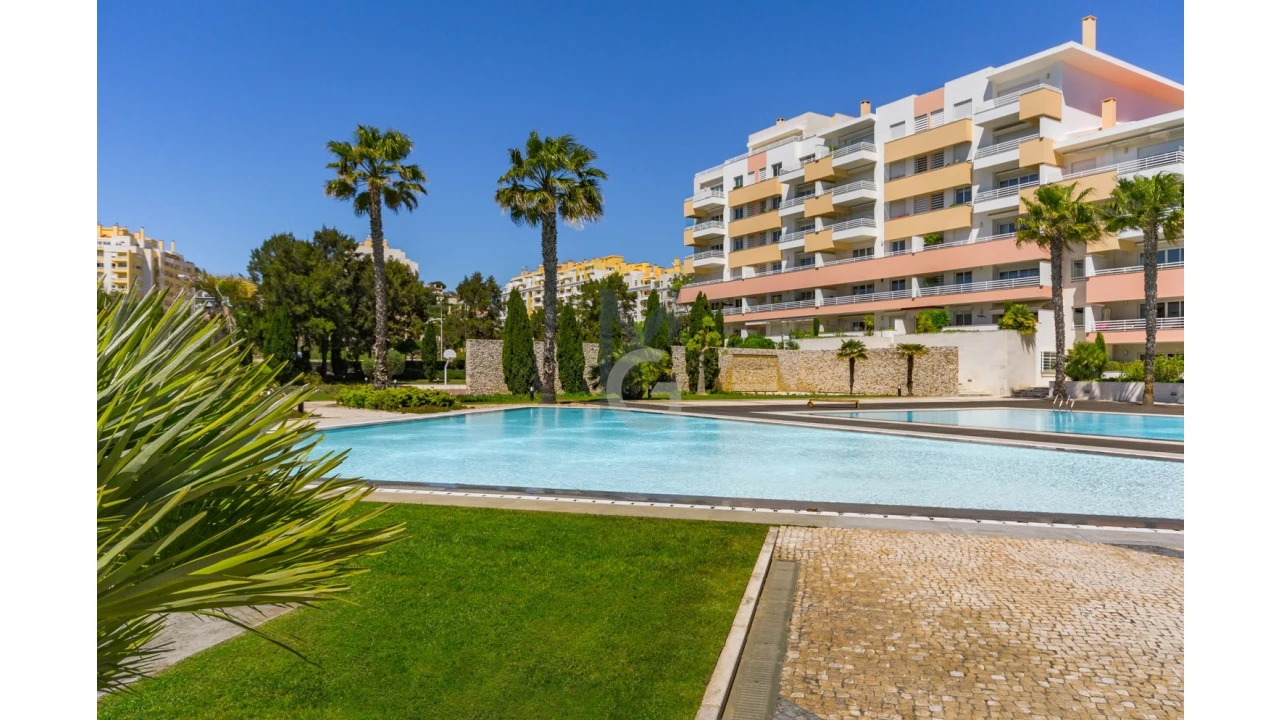 Apartamento T2 para Venda em Carcavelos e Parede Foto 3