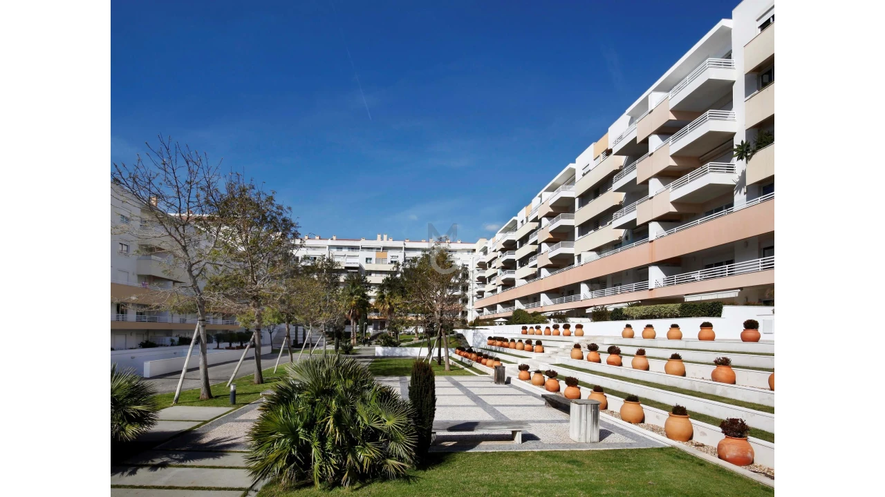 Apartamento T2 para Venda em Carcavelos e Parede Foto 39