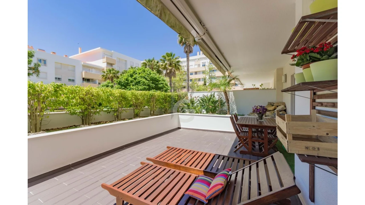 Apartamento T2 para Venda em Carcavelos e Parede Foto 14