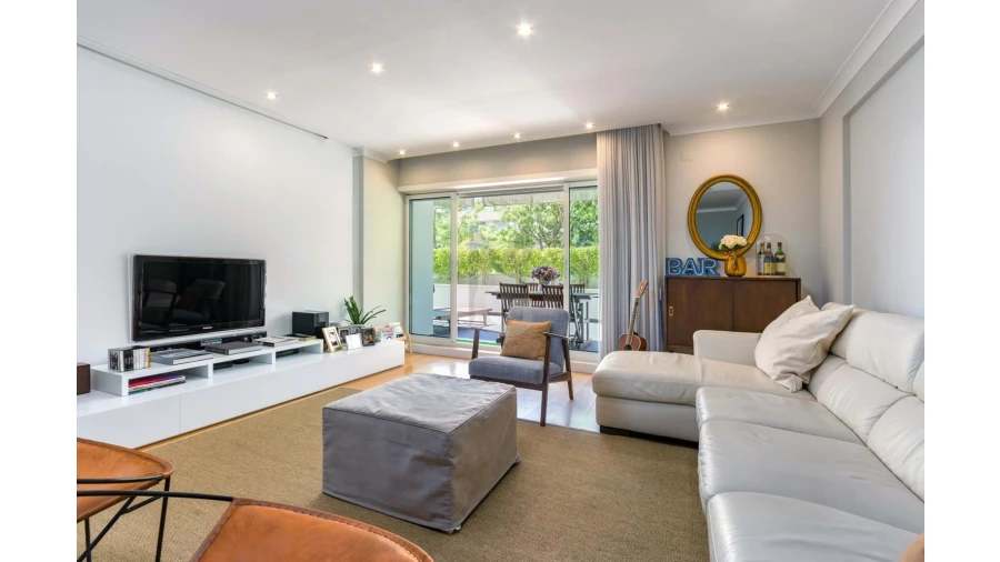 Apartamento T2 para Venda em Carcavelos e Parede Foto 9