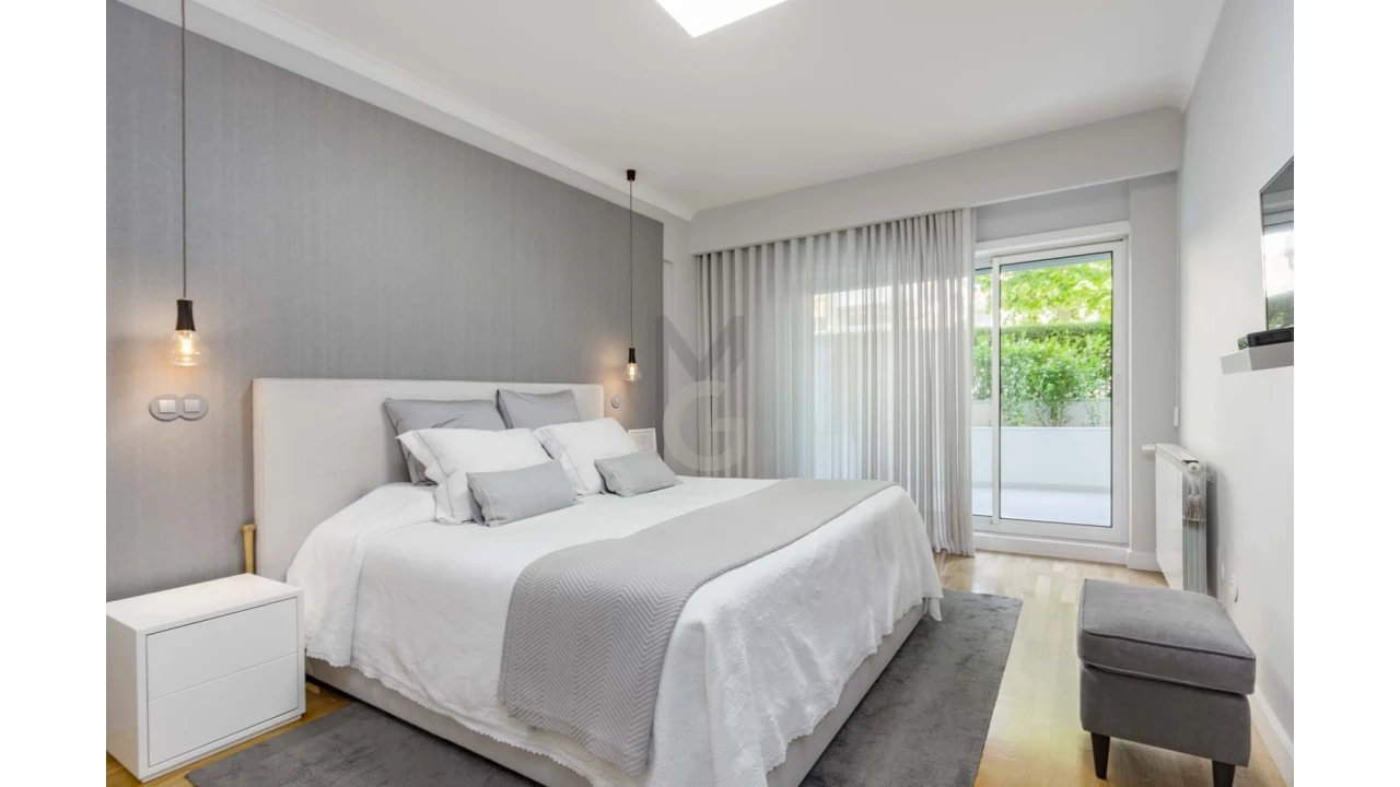 Apartamento T2 para Venda em Carcavelos e Parede Foto 27