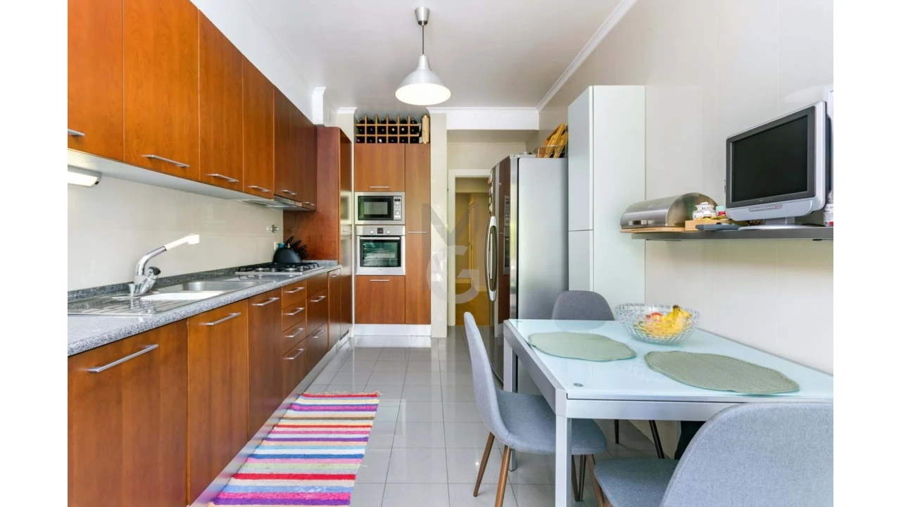 Apartamento T2 para Venda em Carcavelos e Parede Foto 15