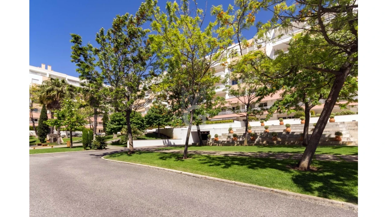 Apartamento T2 para Venda em Carcavelos e Parede Foto 34