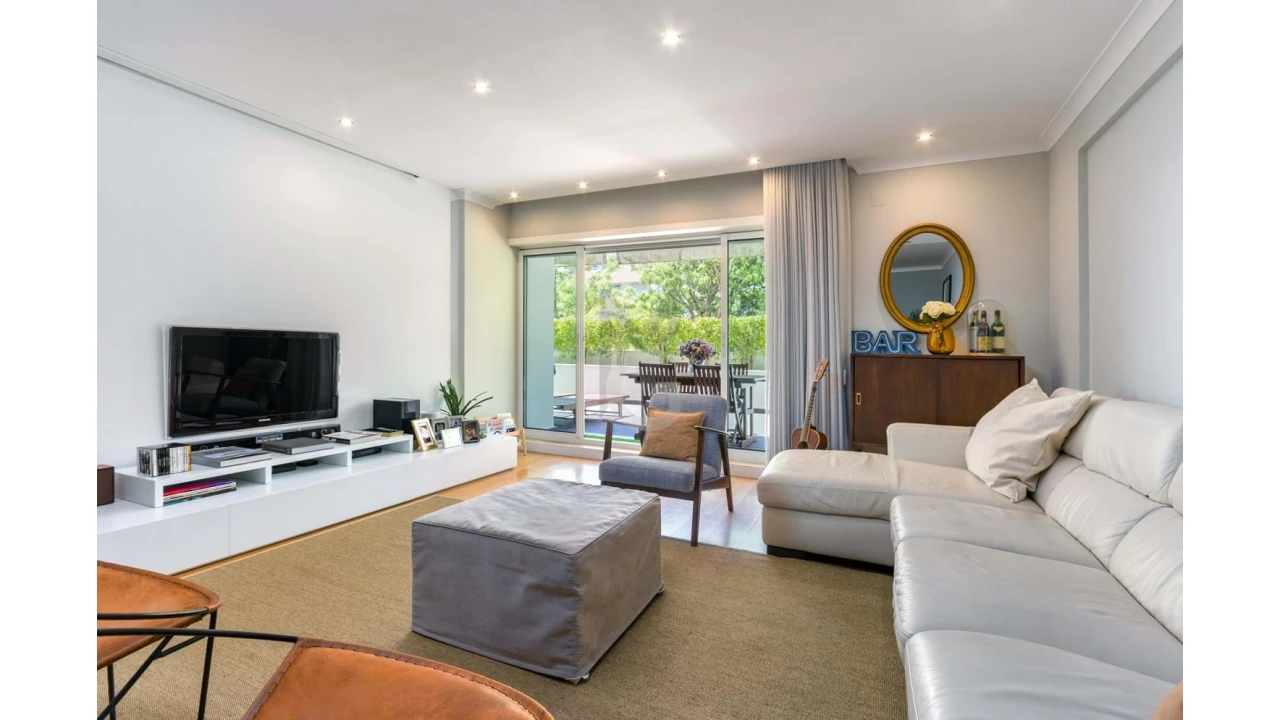 Apartamento T2 para Venda em Carcavelos e Parede Foto 9