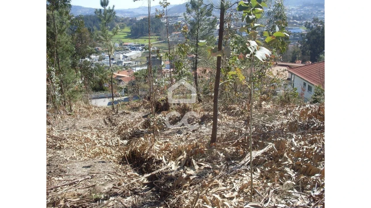 Terreno para Venda em Lordelo Foto 2