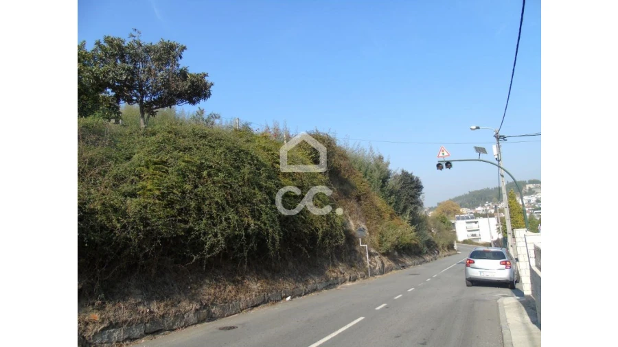 Terreno para Venda em Selho (São Jorge) Foto 3