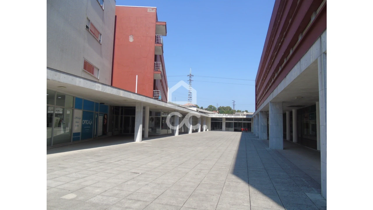 Negócio para Venda em Selho (São Jorge) Foto 1