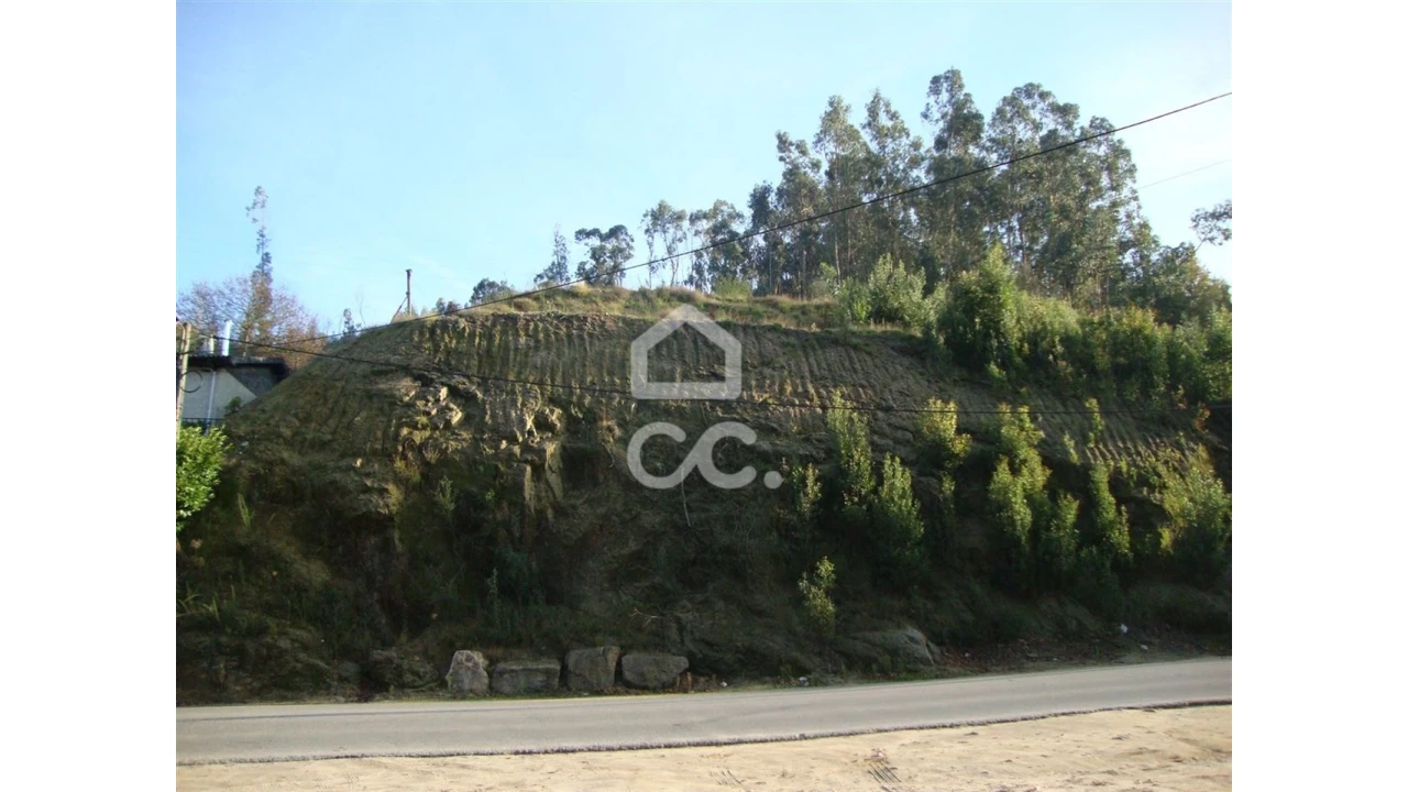 Terreno para Venda em Riba de Ave Foto 1