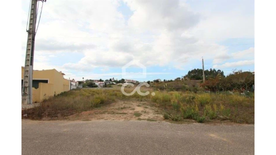 Terreno para Venda em Cadaval e Pêro Moniz Foto 2