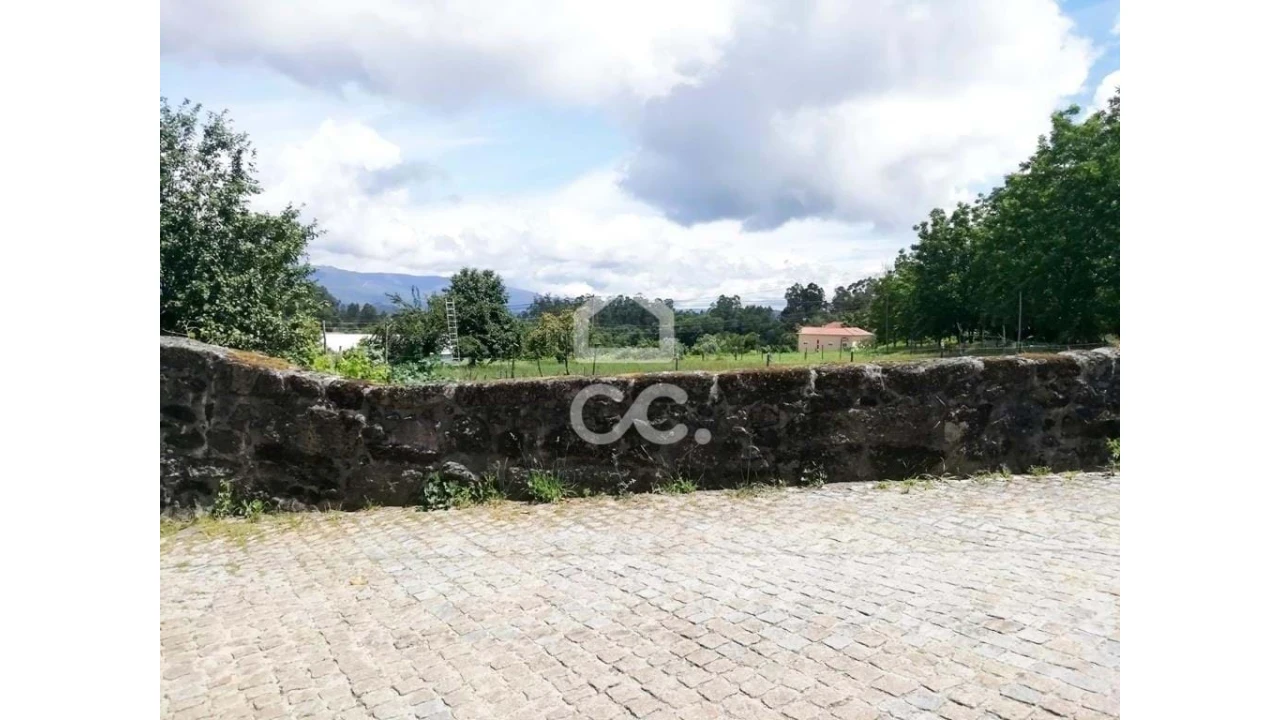 Terreno para Venda em São Vicente de Lafões Foto 2
