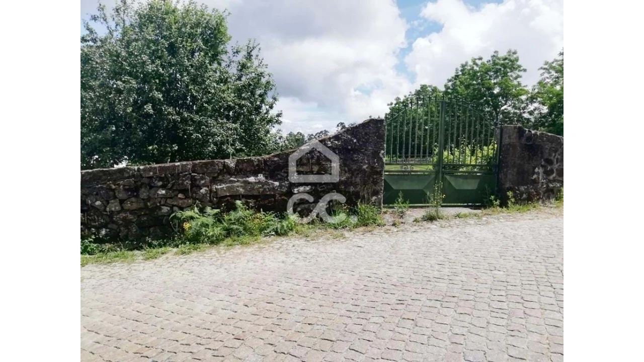 Terreno para Venda em São Vicente de Lafões Foto 1