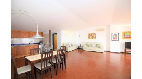 Apartamento T3 para Venda em Albufeira e Olhos de Água