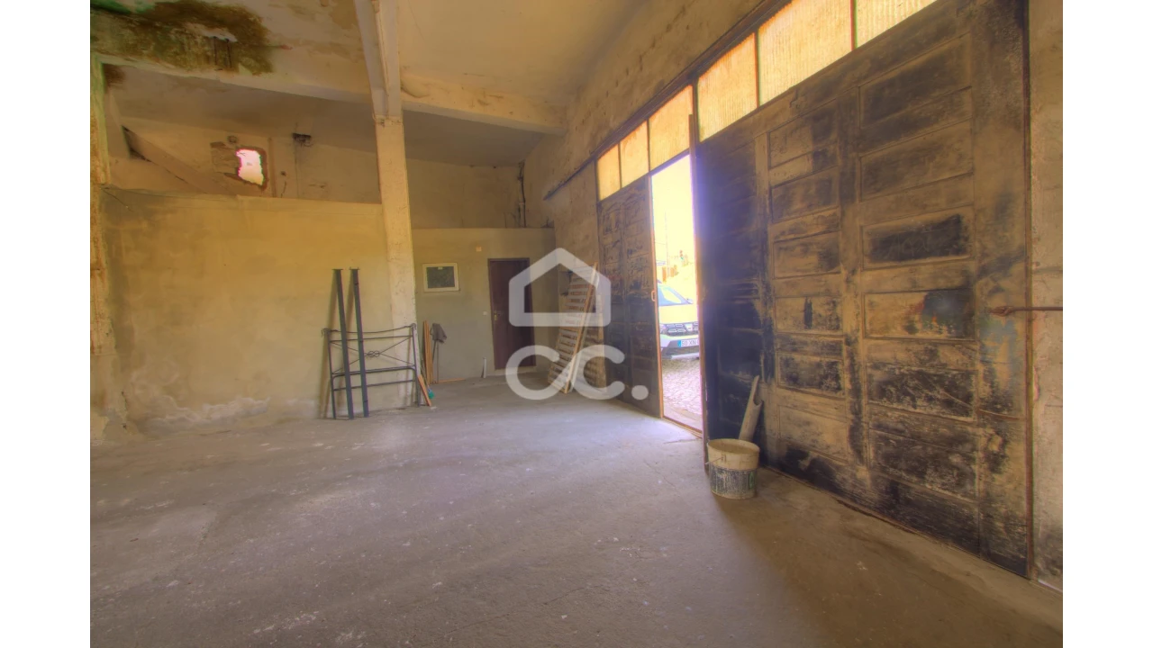 Armazém para Venda em Moita dos Ferreiros Foto 2