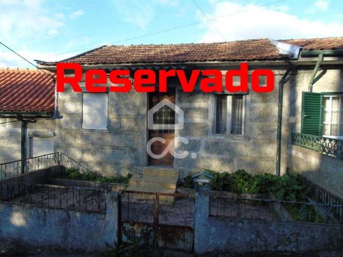 Moradia T2 para Venda em Candoso (São Martinho) Foto 1