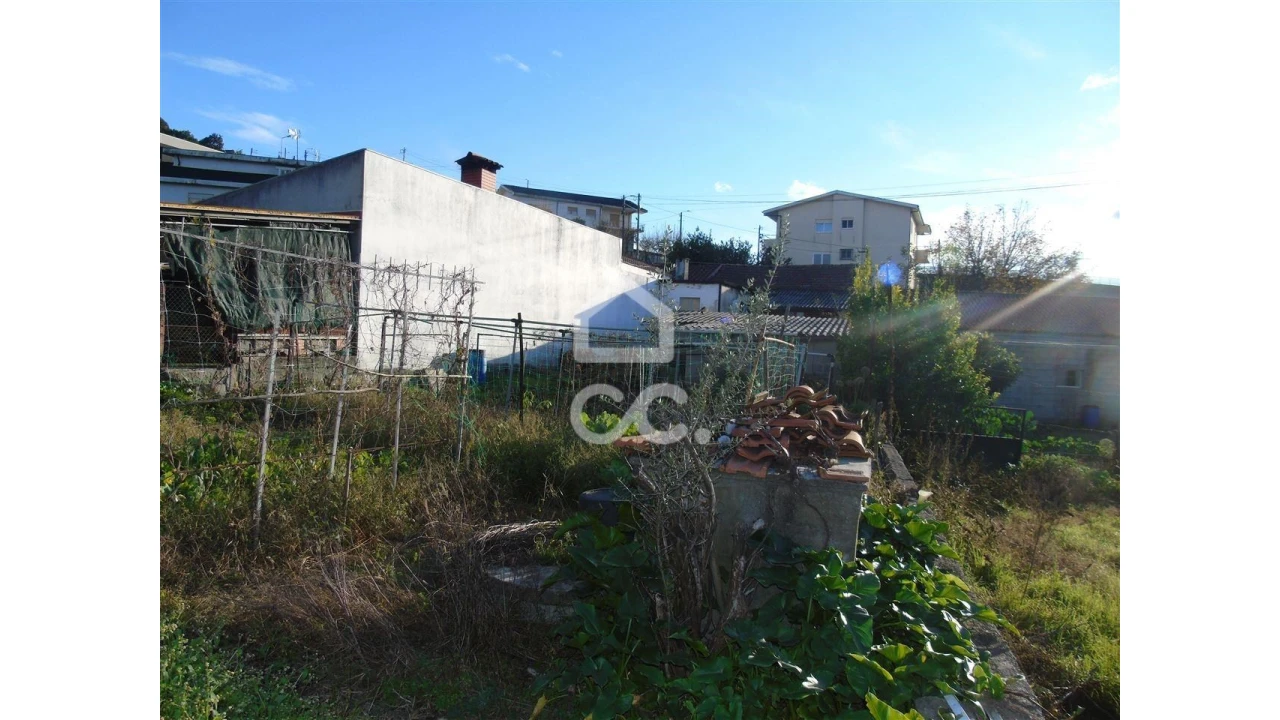 Moradia T2 para Venda em Candoso (São Martinho) Foto 2