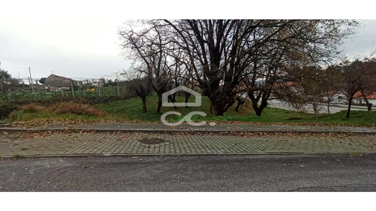 Terreno para Venda em Estorãos Foto 3