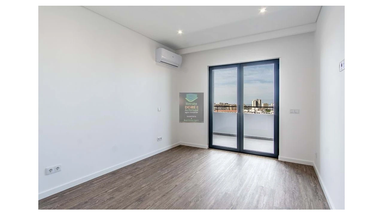 Apartamento T2 para Venda em Portimão Foto 14