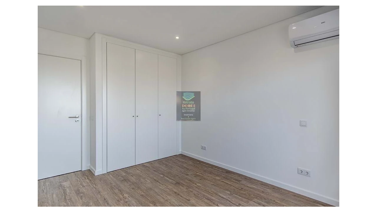 Apartamento T2 para Venda em Portimão Foto 12