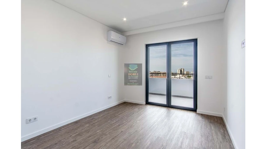 Apartamento T2 para Venda em Portimão Foto 14