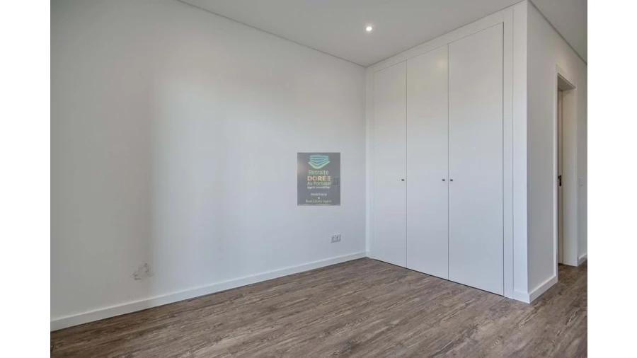 Apartamento T2 para Venda em Portimão Foto 15