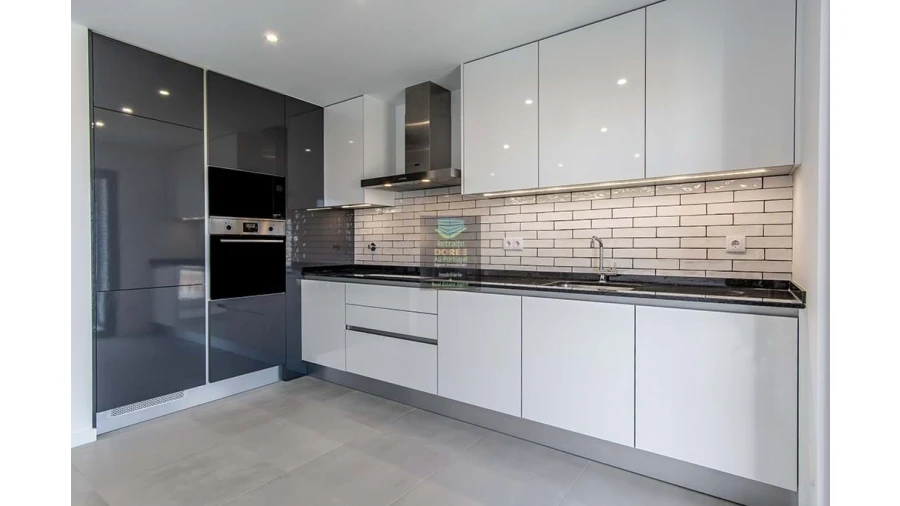 Apartamento T2 para Venda em Portimão Foto 8