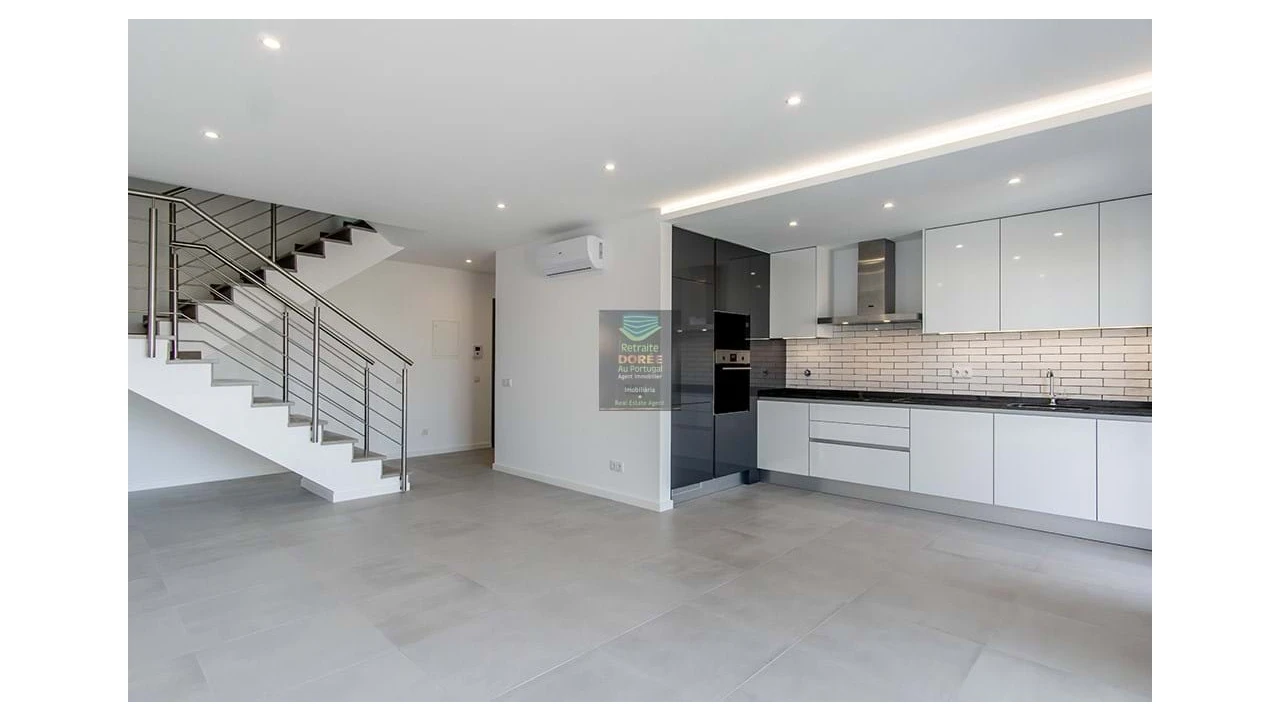 Apartamento T2 para Venda em Portimão Foto 2