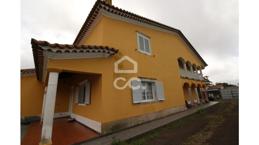 Moradia T5 para Venda em Fenais da Luz Foto 3