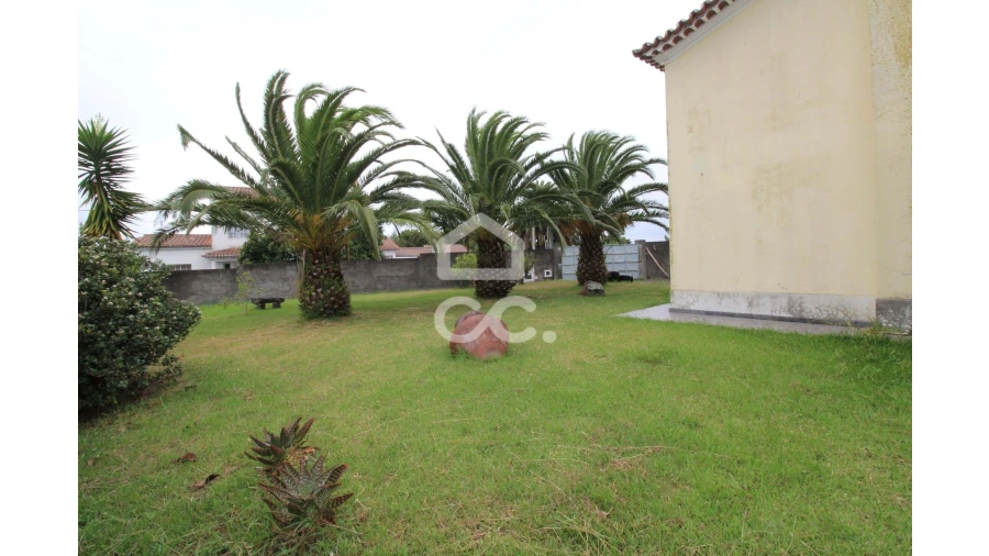 Moradia T5 para Venda em Fenais da Luz Foto 39