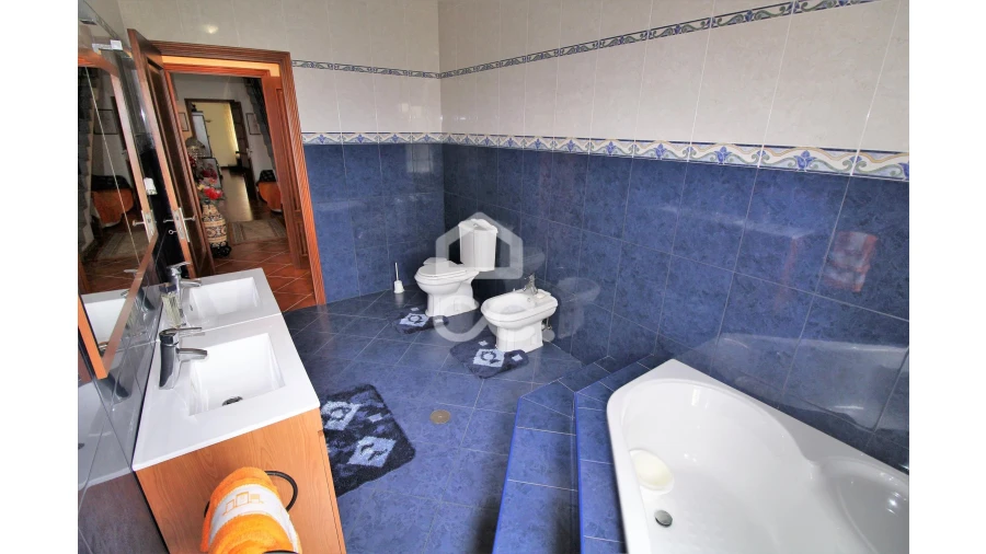 Moradia T5 para Venda em Fenais da Luz Foto 14