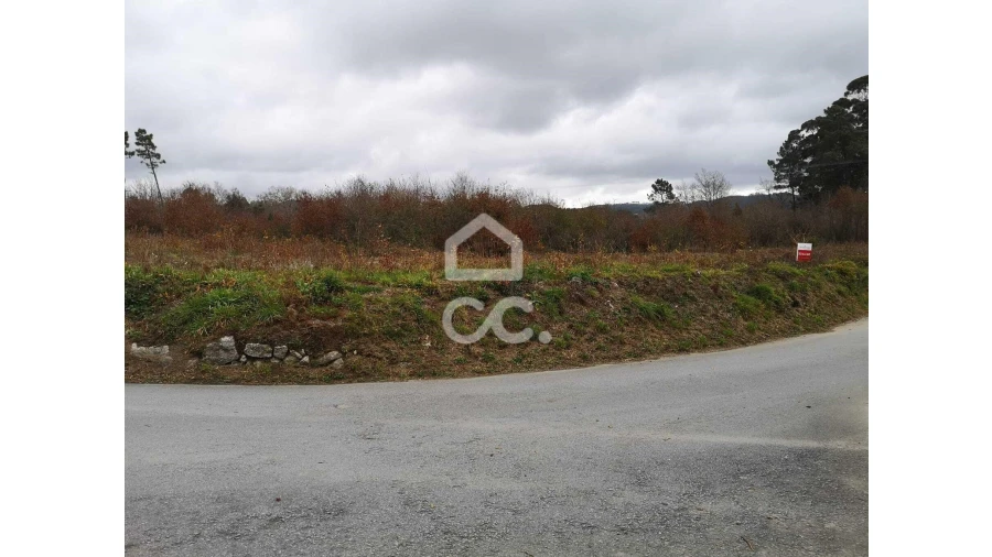 Terreno para Venda em Estorãos Foto 1